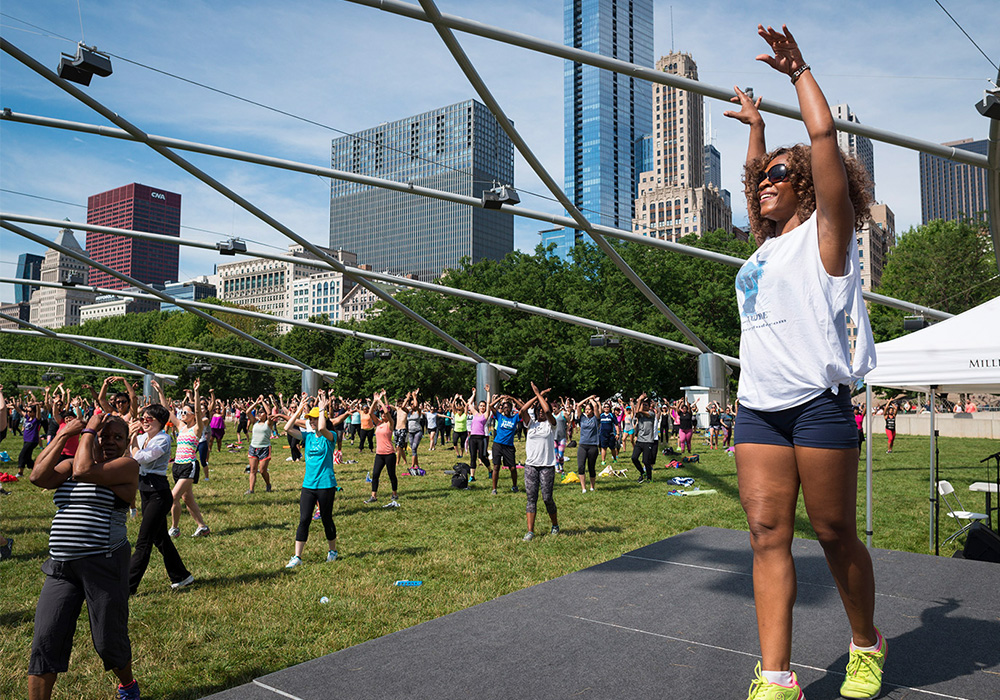 8 free summer workout series for parents to try - Chicago Parent