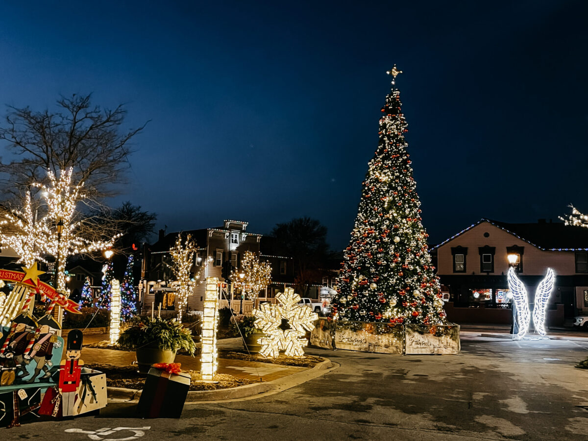 Tinley Park Community TreeLighting Ceremony in Zabrocki Plaza